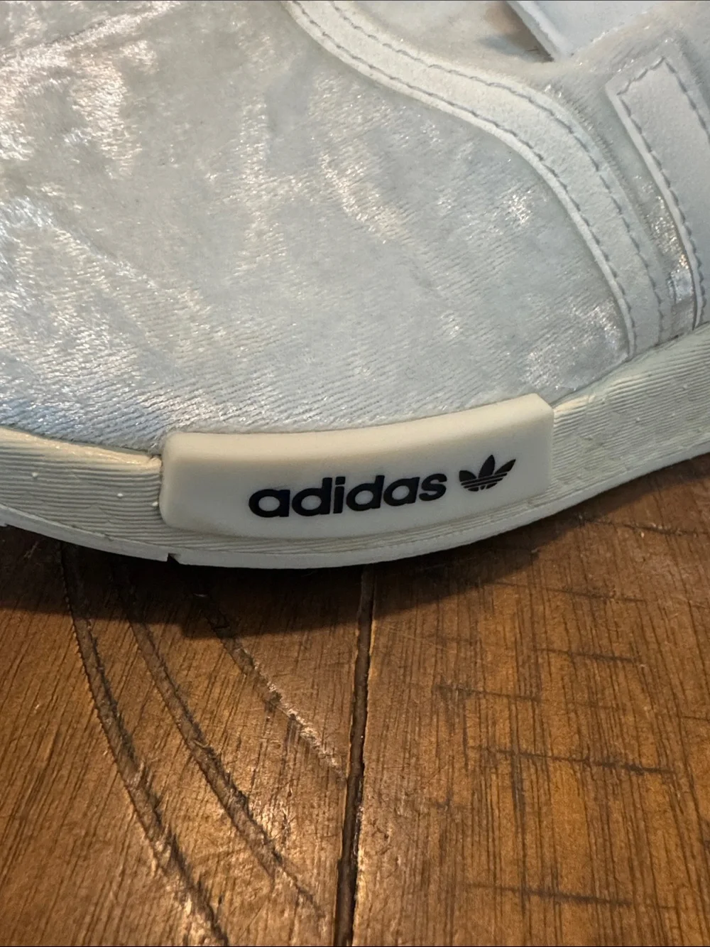 Adidas NMD R1 W Women’s White/Silver GW5681 The 3 Stripes Velour